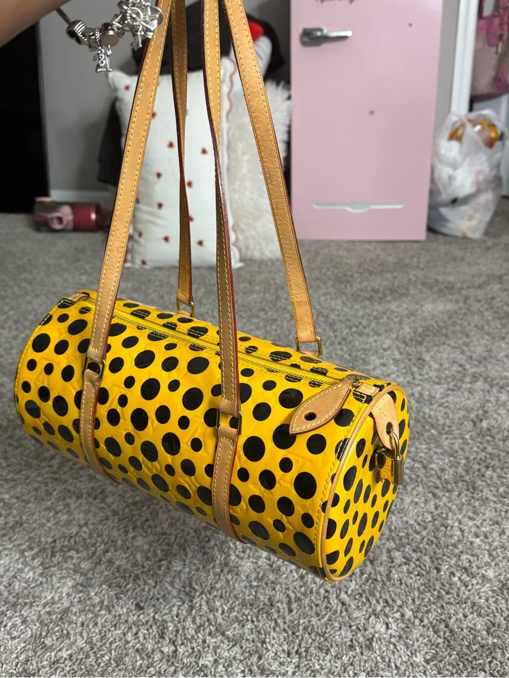 Louis Vuitton × Yayoi Kusama
2012 Papillon Infinity Dots shoulder bag. - Picture 3 of 8